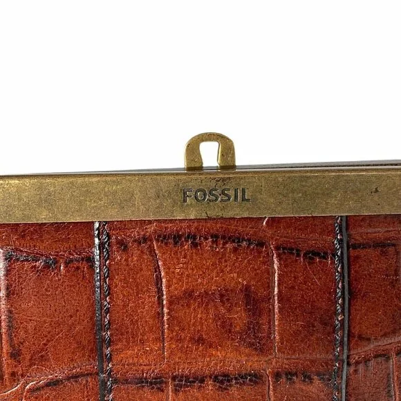 Vtg Fossil Croc Embossed Leather Wallet Clutch Metal Close Multiple pockets - Picture 4 of 12